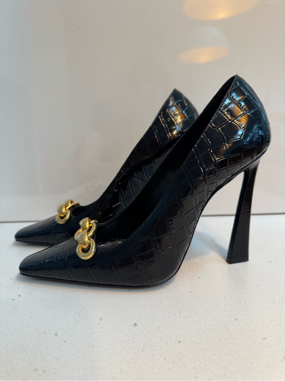 Saint Laurent Silvana Black Croc-Embossed Pointed heels Pumps with Gold 110mm